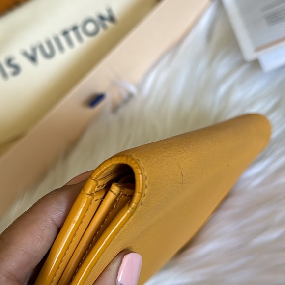 Louis Vuitton Brazza Wallet yellow long wallet saffron aerogramme - Picture 16 of 17